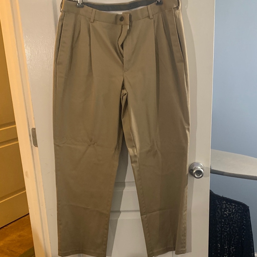 Haggar Men's Khaki Chinos